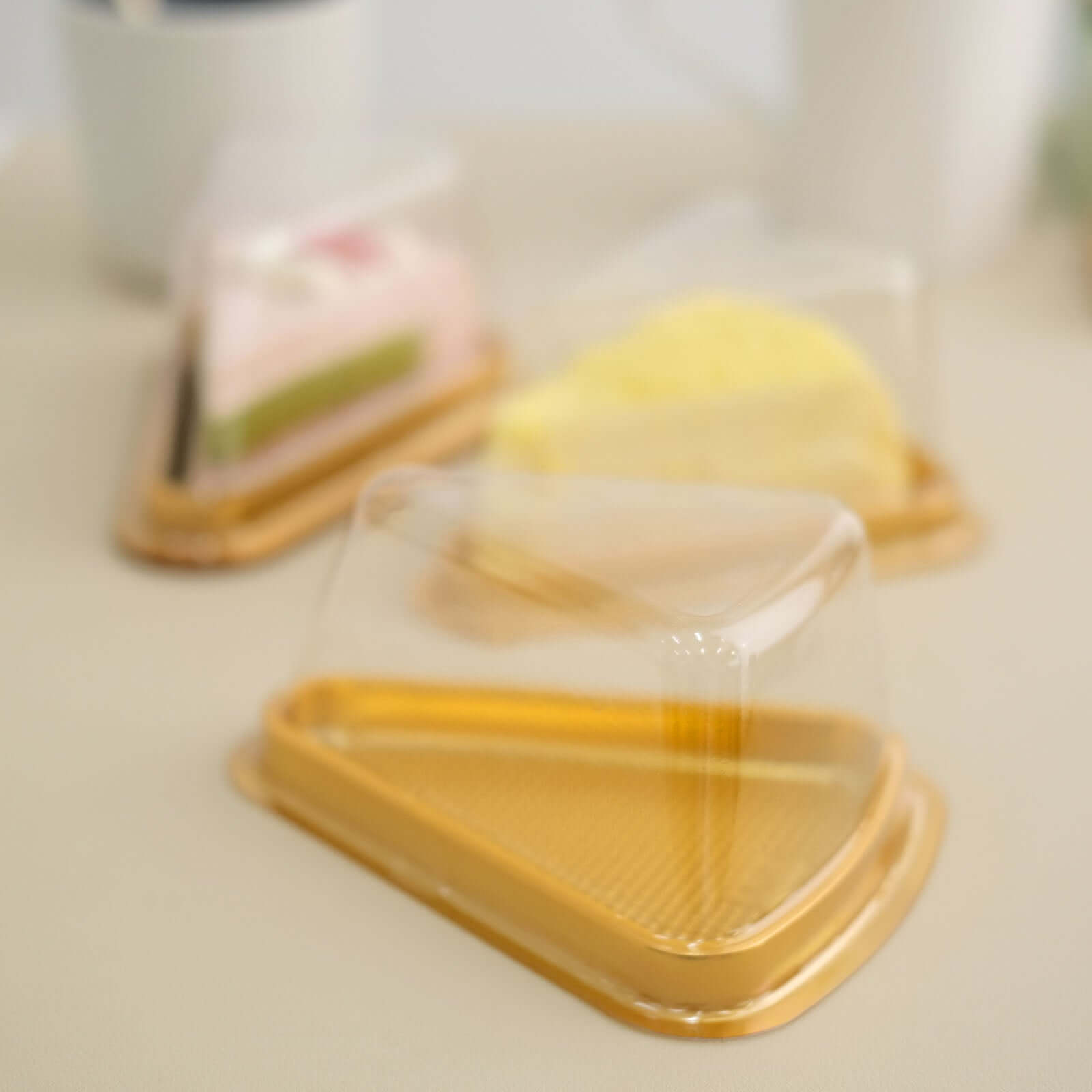 50-Pack Plastic Cake Slice Favor Containers Gold/Clear - Chic Individual Cheesecake Pie Party Favor Boxes with Lid for Events & Catering 6"x4.5"x2.5"