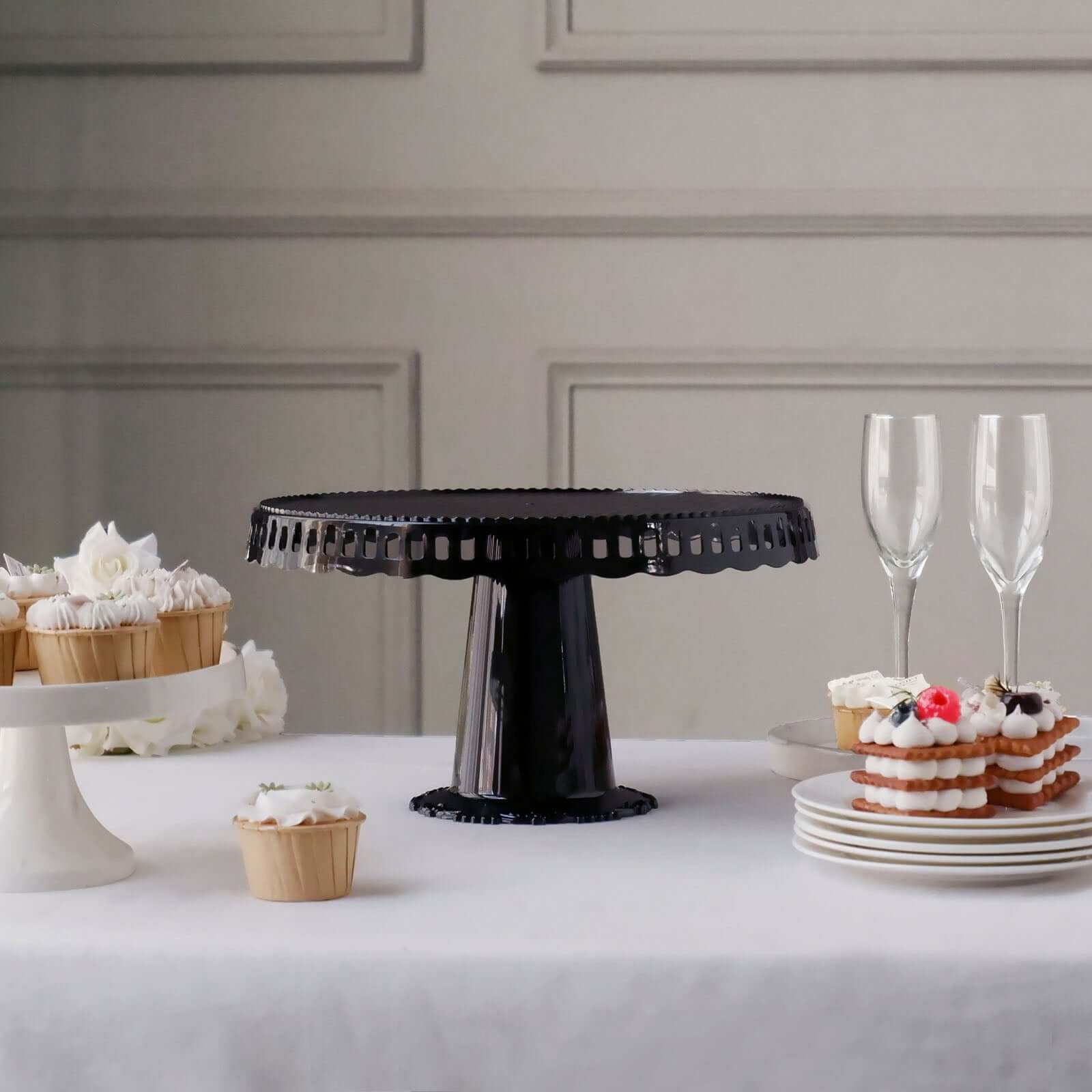 4-Pack Plastic Round Pedestal Cake Stands Black for Dessert Presentation 13"