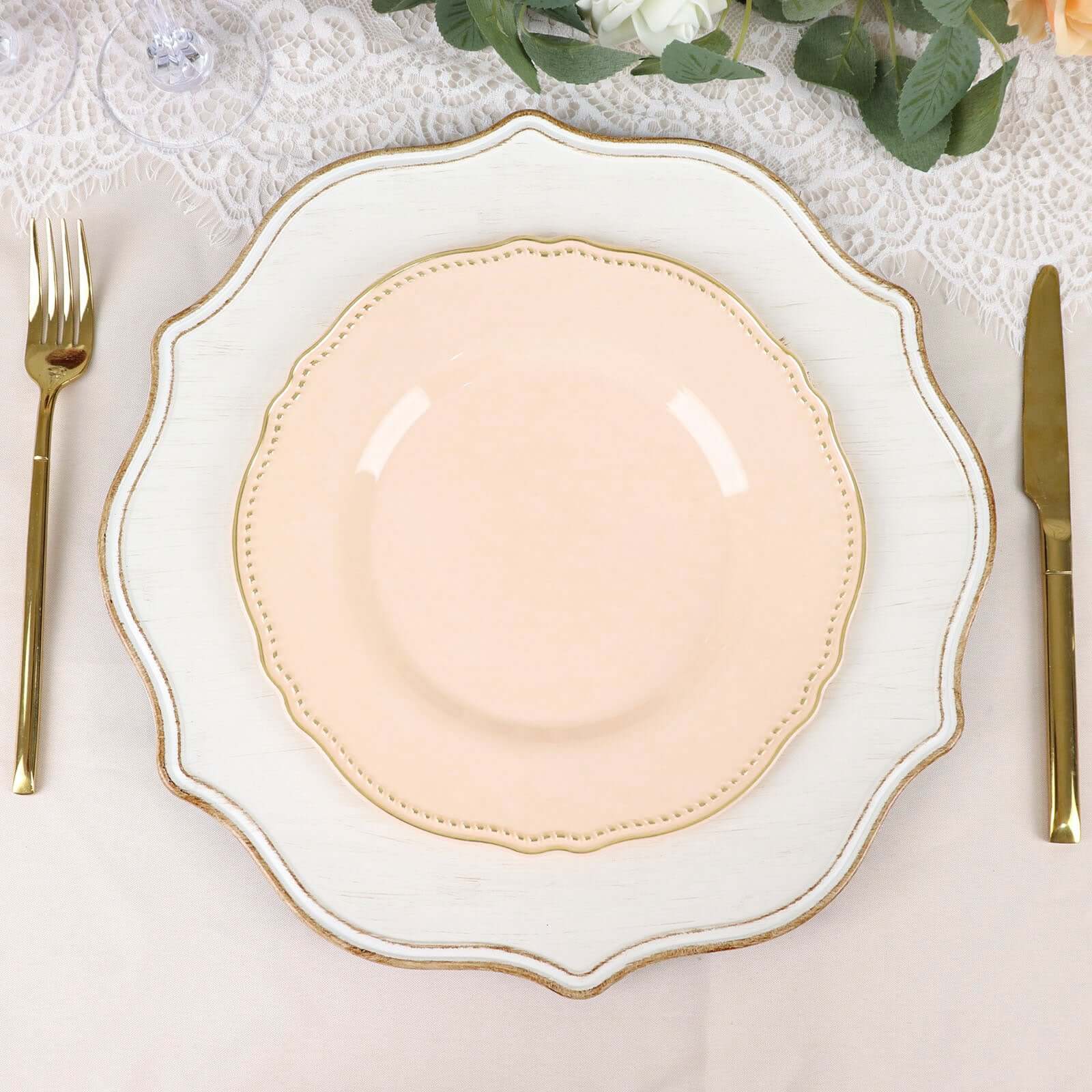10-Pack Plastic Dinner Plates in Nude with Gold Scalloped Rim - Disposable Party Plates 9"