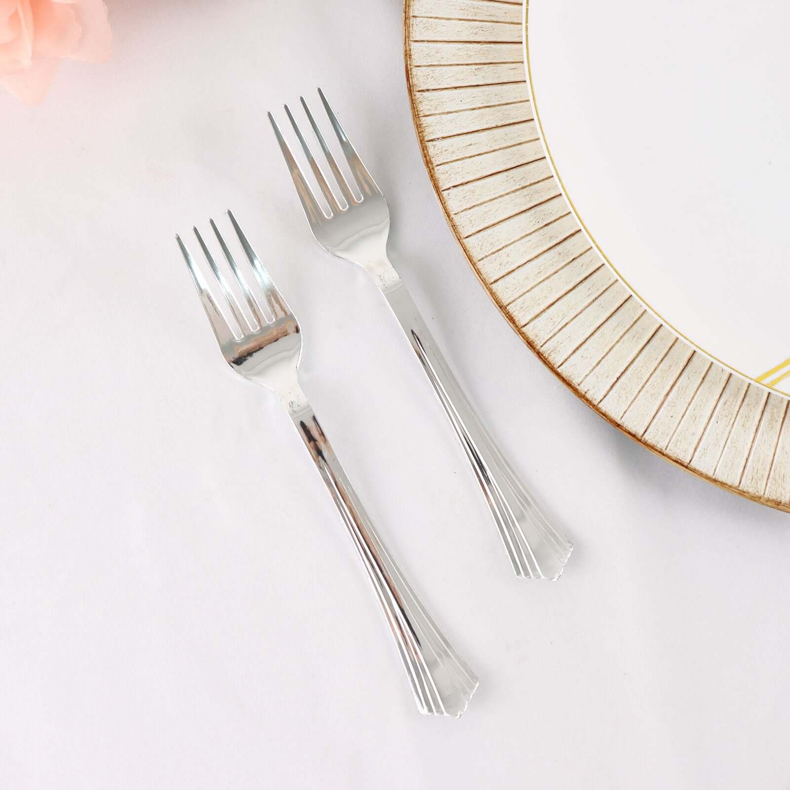 25-Pack Plastic Forks Silver Heavy Duty with Fluted Handles - Durable Disposable Tableware 7"