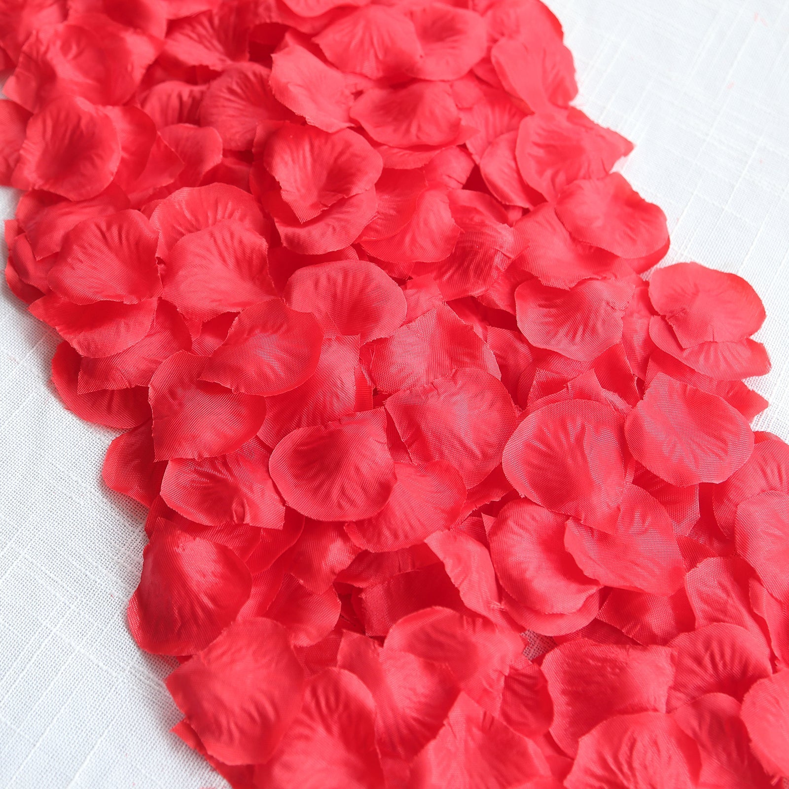 500-Pack Rose Petals Round Design Red Silk Confetti - Decorative Scatters for Tables and Floors