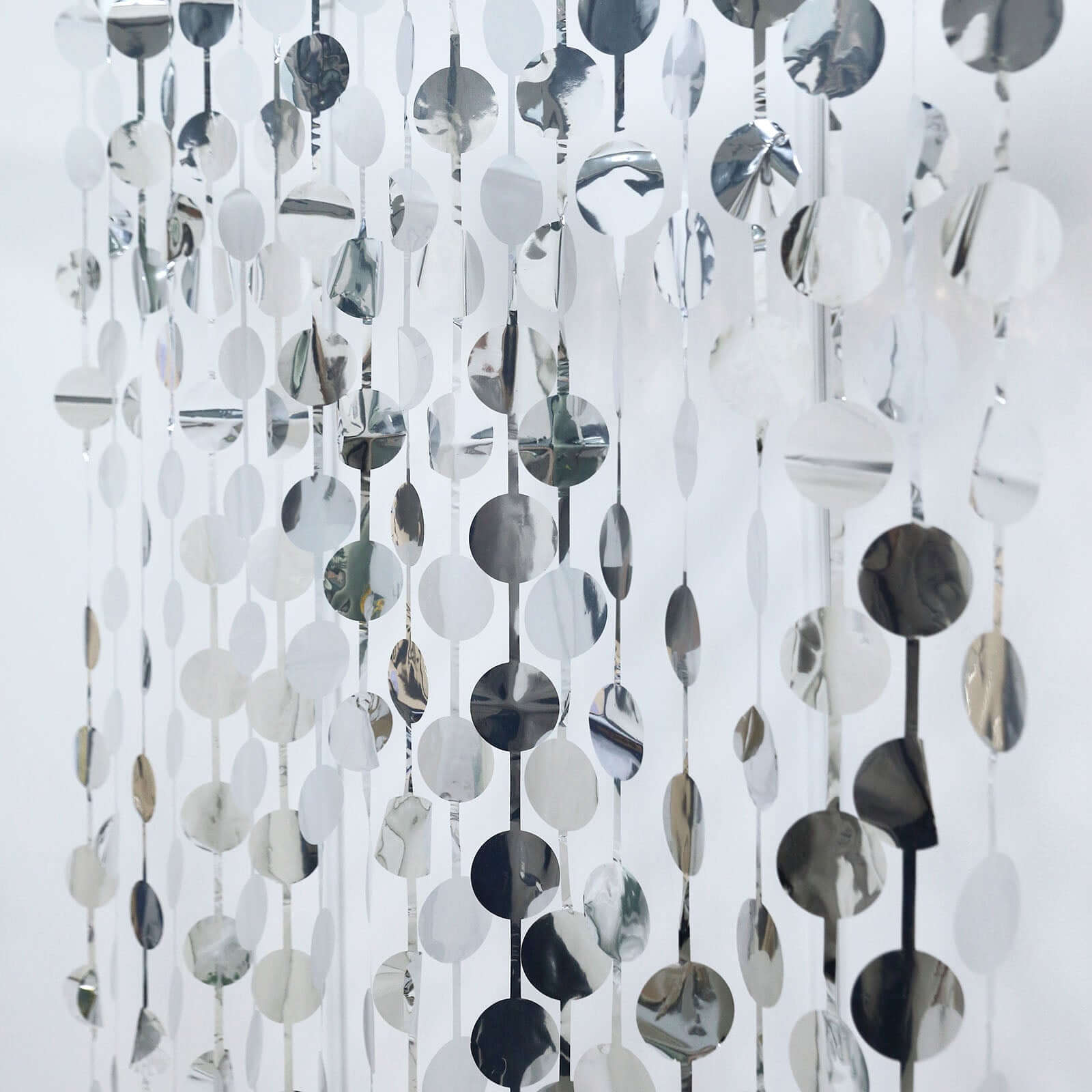 Silver Round Chain Foil Fringe Curtain Party Backdrop, Metallic Silver Tinsel Streamer Party Decor - Door Window Foil Curtain - 3ftx6.5ft