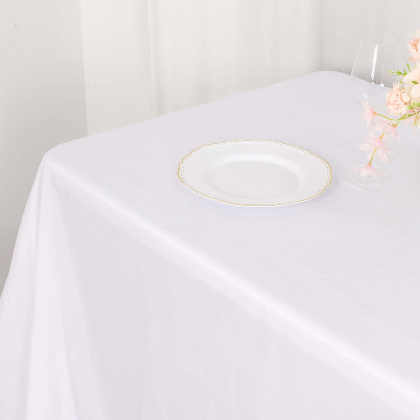 Polyester 90"x132" Rectangle Tablecloth White - Rounded Corners and Seamless Design for Sophisticated Gatherings