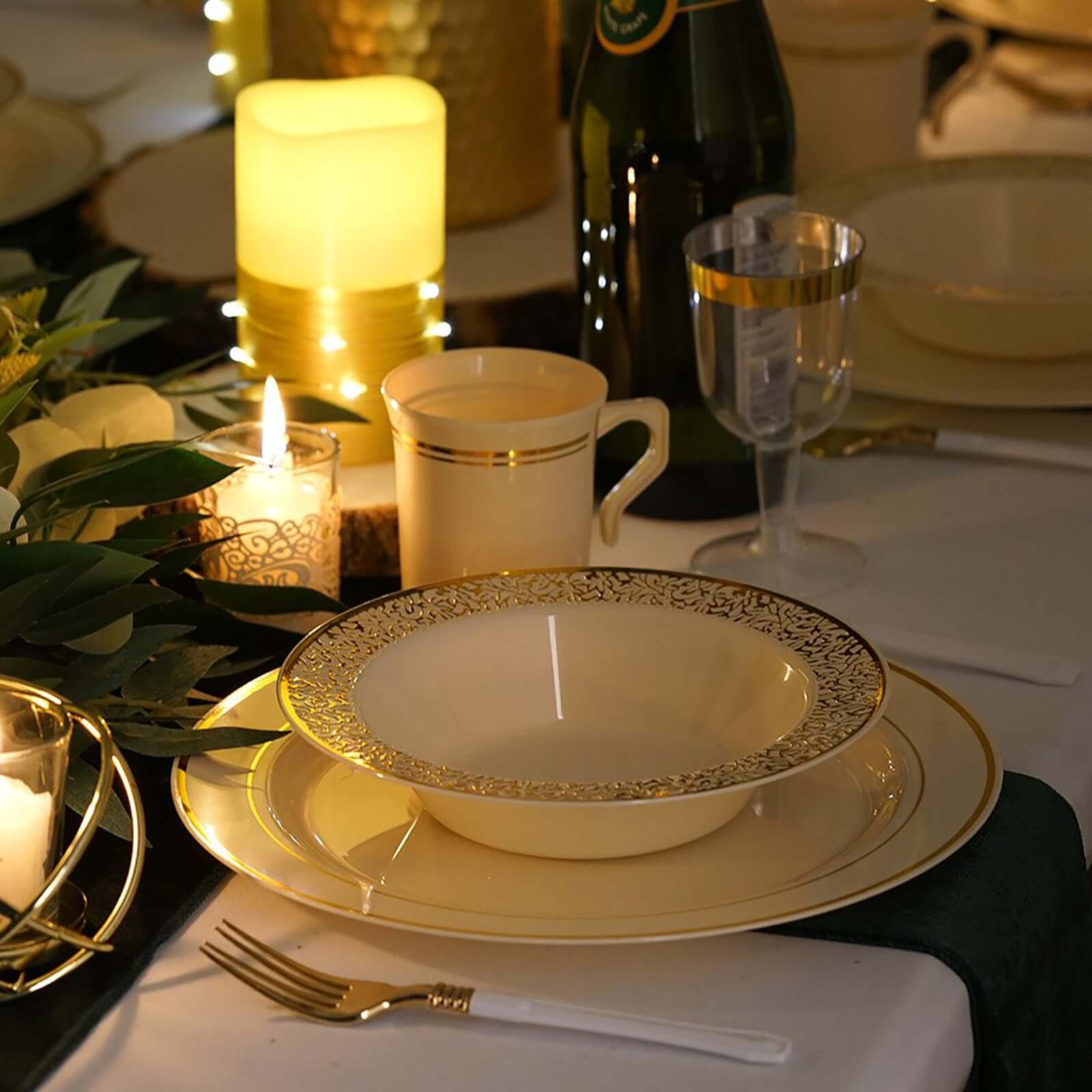 10-Pack Plastic Dinner Plates Ivory with Très Chic Gold Rim - Disposable Party Plates for Gatherings 10"