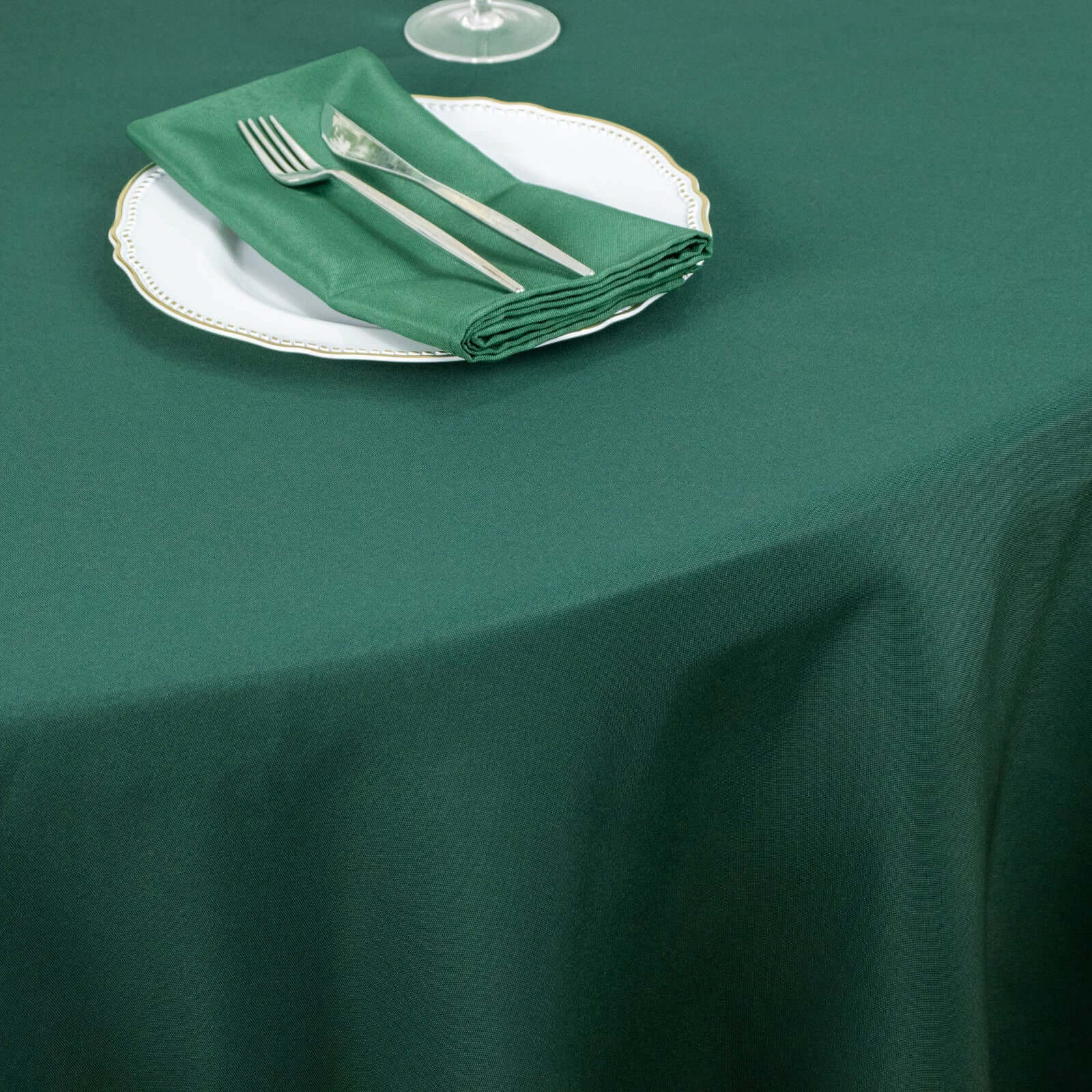 Premium Polyester 108" Round Tablecloth Hunter Emerald Green - Wrinkle-Resistant 220GSM Table Cover