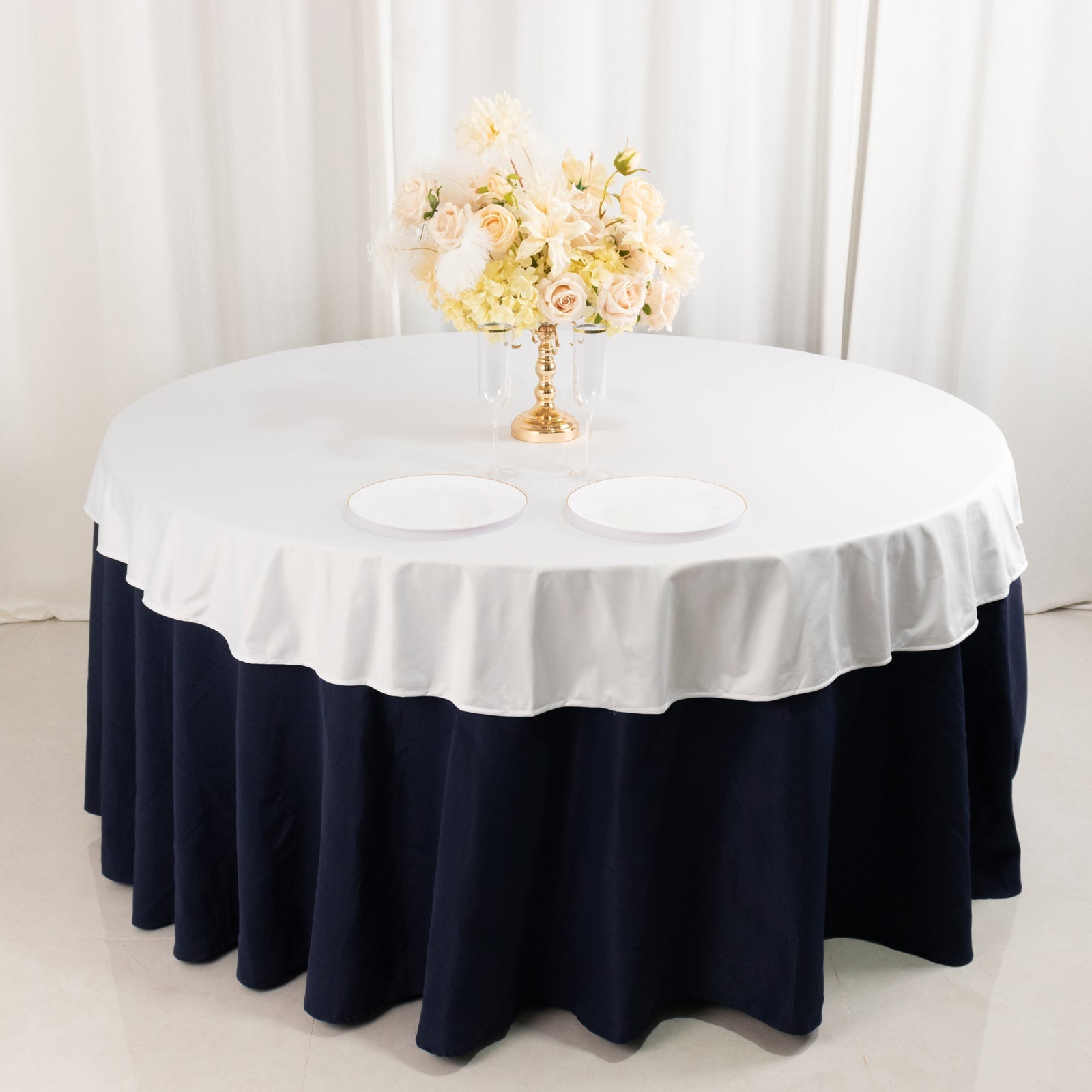 Scuba Round 70" Tablecloth White - Wrinkle Free & Stain Resistant Table Cover for Weddings and Banquets