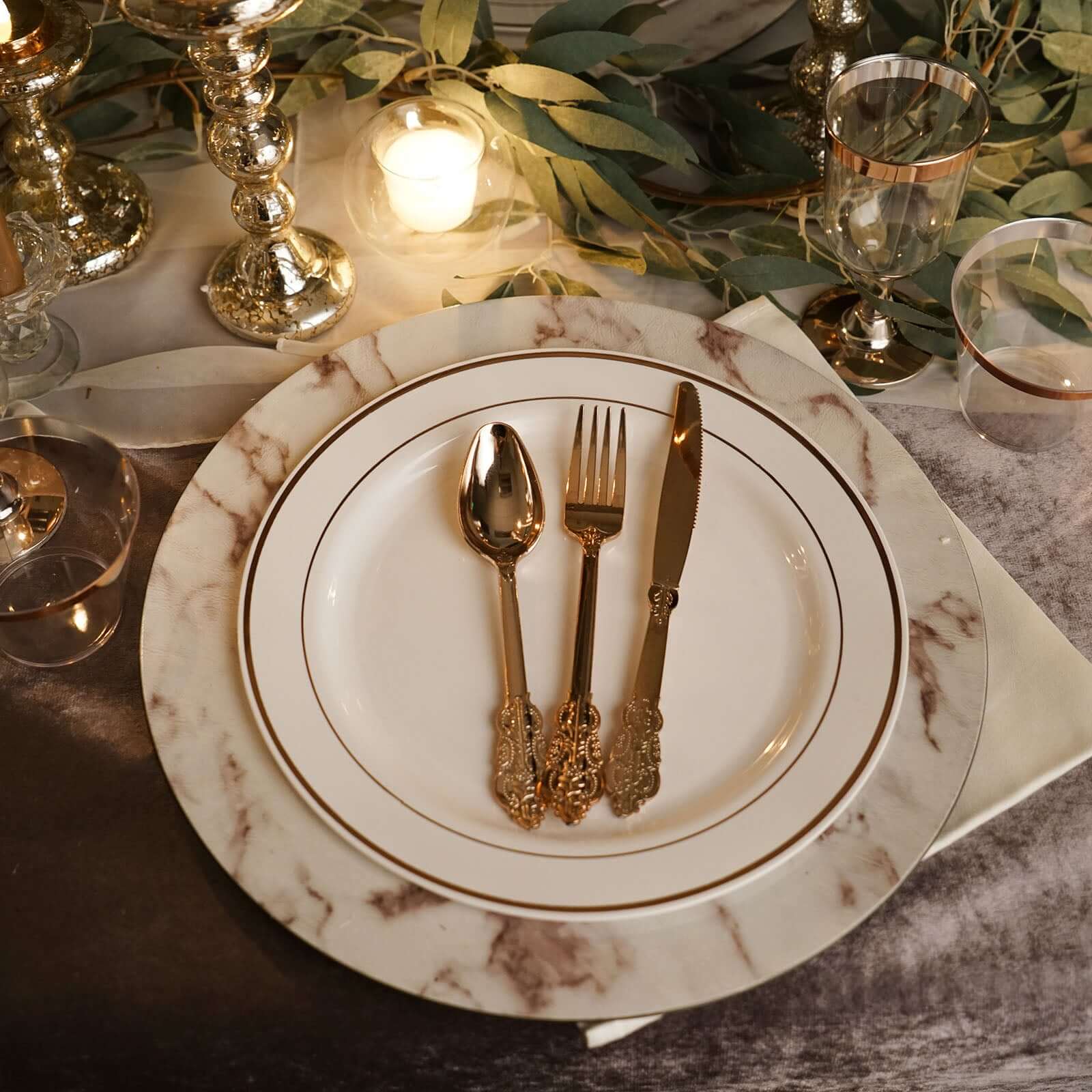 10-Pack Plastic Dinner Plates Ivory with Très Chic Gold Rim - Disposable Party Plates for Gatherings 10"