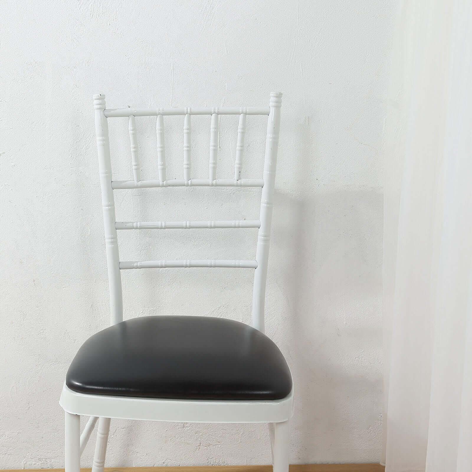 5 Pack PU Leather 1.5" Thick Seat Pads with Wood Backing for Chiavari Chairs Black - Memory Foam Tie-Less Non-Slip Design 16"