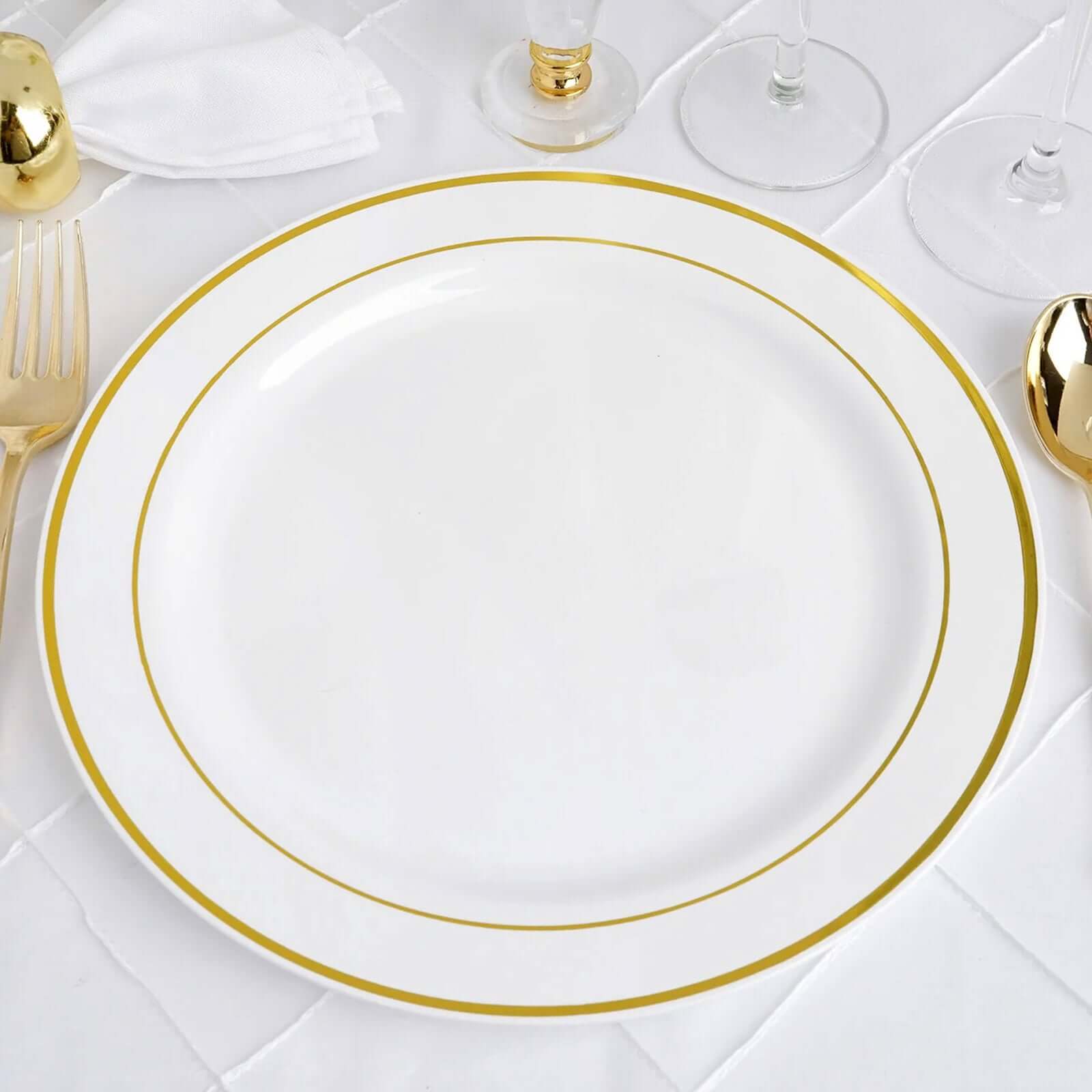 10-Pack Plastic Dinner Plates White with Très Chic Gold Rim - Perfect Disposable Party Plates 10"