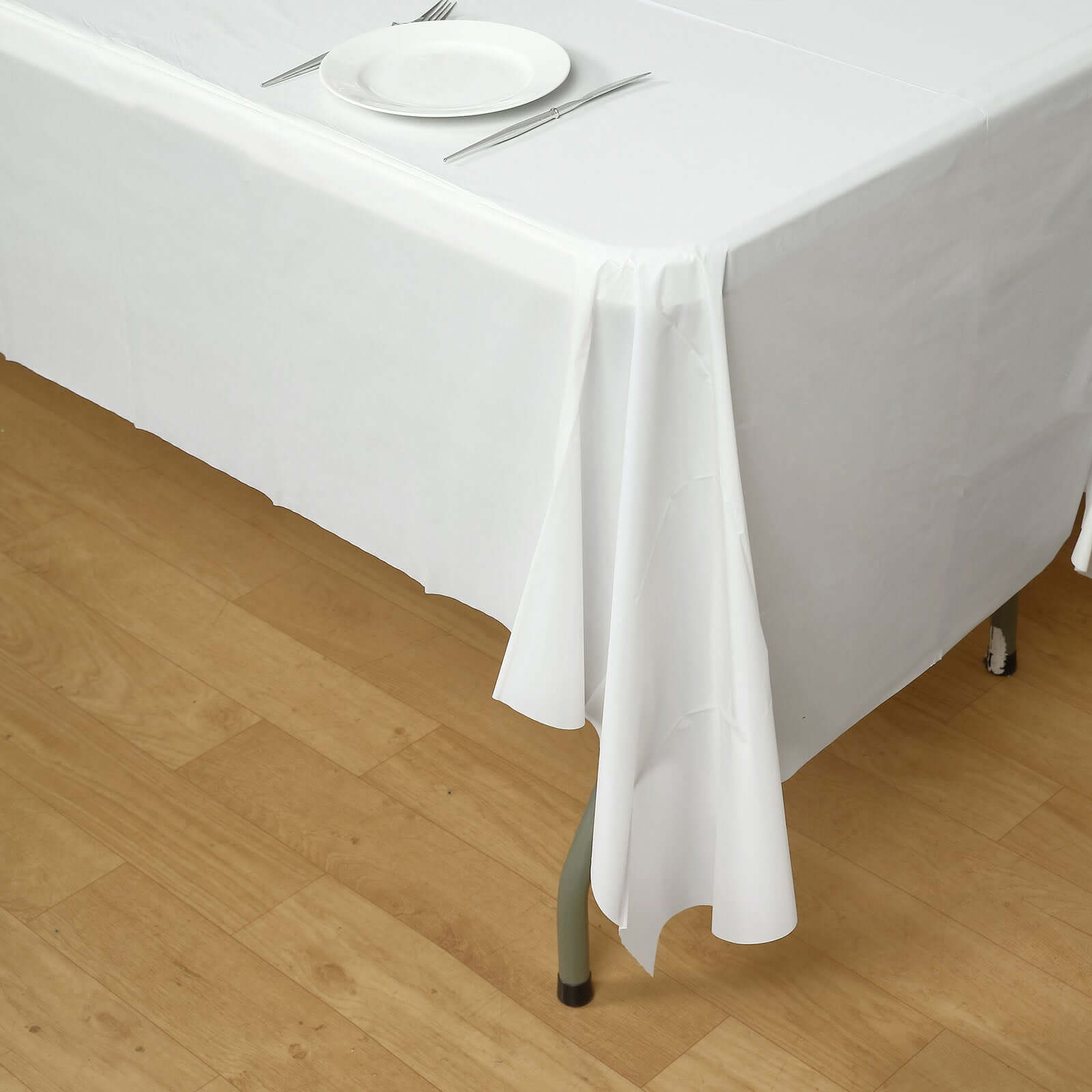 5-Pack Plastic Table Covers White Rectangle - Reliable PVC Disposable Covers for Gatherings 54"x108"