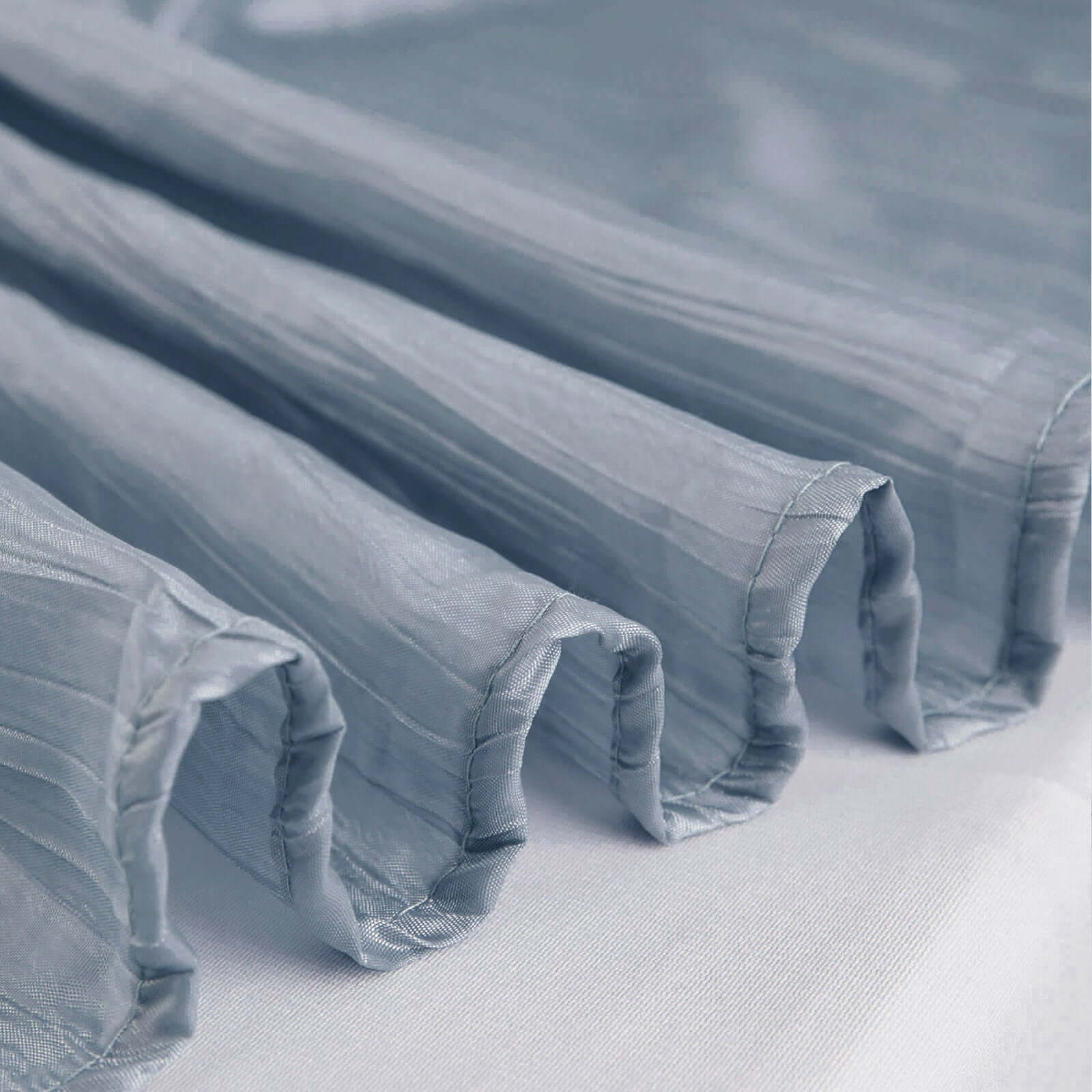 Taffeta 132" Round Tablecloth Dusty Blue - Seamless Accordion Crinkle Table Cover