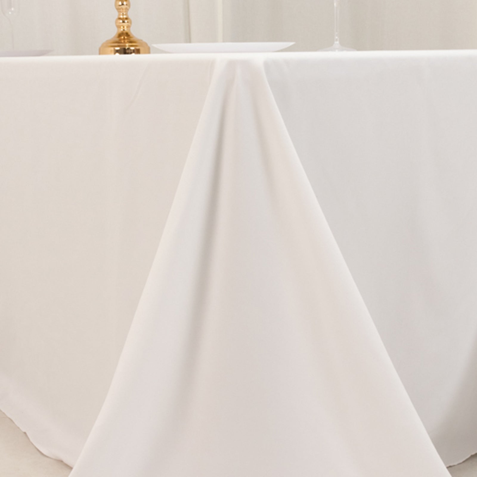 Cotton Blend 90"x132" Rectangle Tablecloth White - Seamless Wrinkle-Resistant Design for Classy Occasions