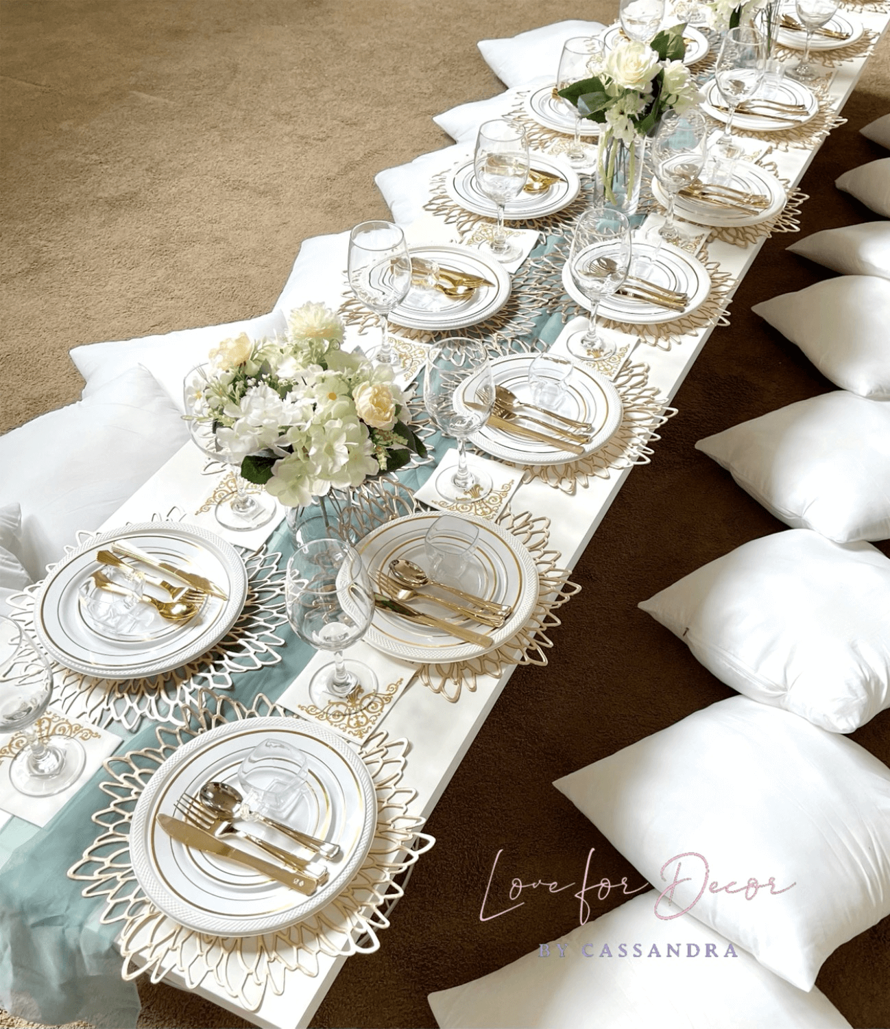 6-Pack Dining Table Mats Floral Design Gold - Metallic Vinyl Round Non-Slip Mats for Tables 15"