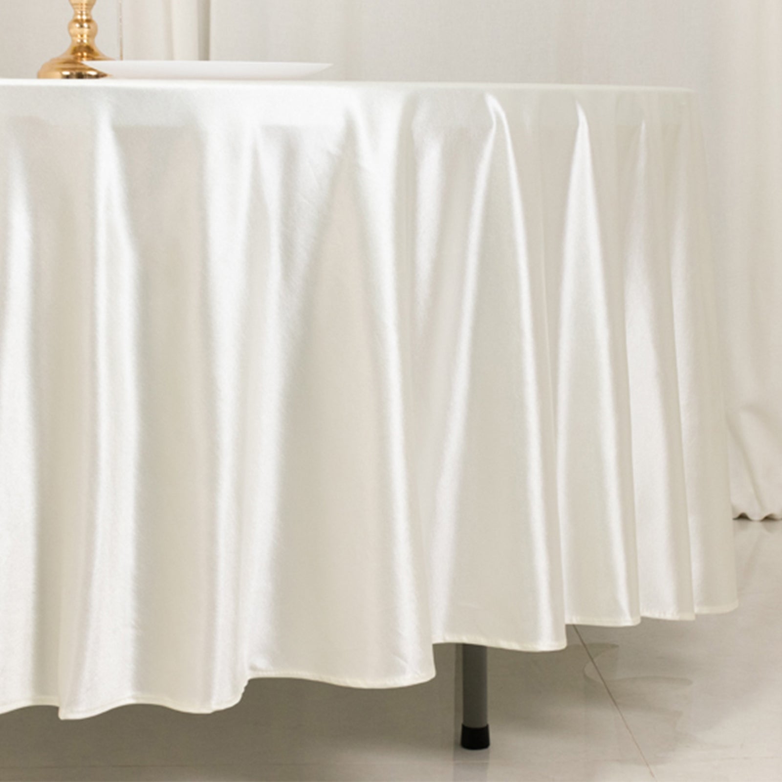 Scuba Round 108" Tablecloth Shimmering Pearl White - Wrinkle Free & Stain Resistant Table Cover